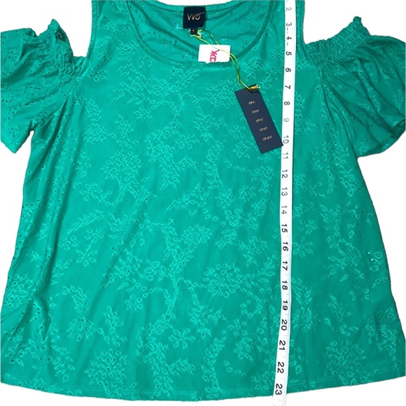NWT W5 Beautiful Emerald Green Cold Shoulder short sleeve blouse. - Picture 6 of 12